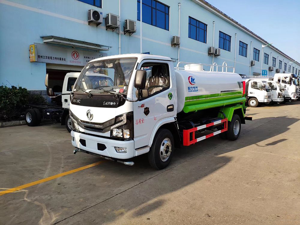 國六5方東風(fēng)小多利卡D6灑水車