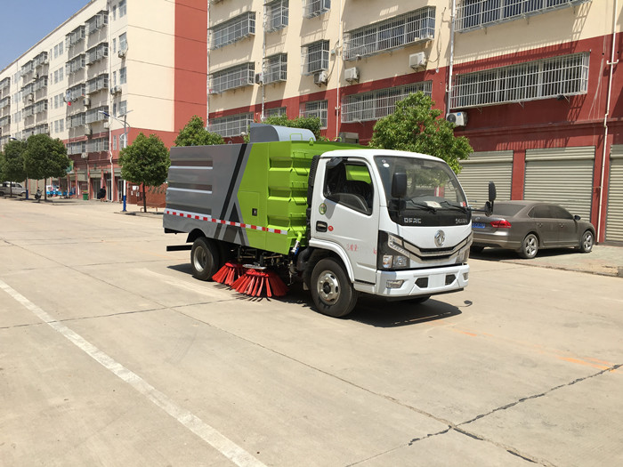 國六東風小多利卡掃路車
