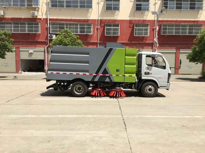 國六東風小多利卡掃路車